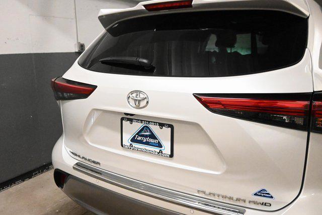 used 2023 Toyota Highlander car, priced at $44,499