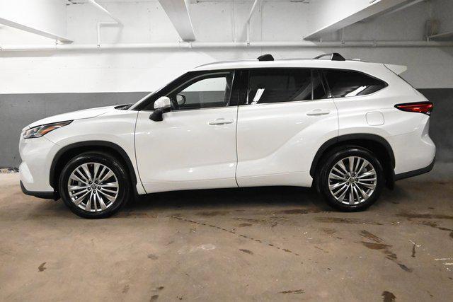 used 2023 Toyota Highlander car, priced at $44,499