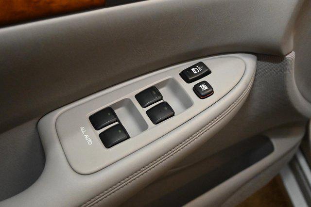 used 2005 Lexus ES 330 car, priced at $11,199