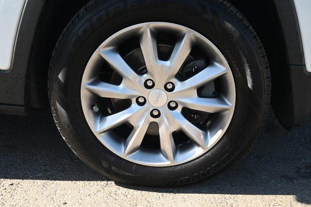 used 2018 Jeep Cherokee car, priced at $16,499