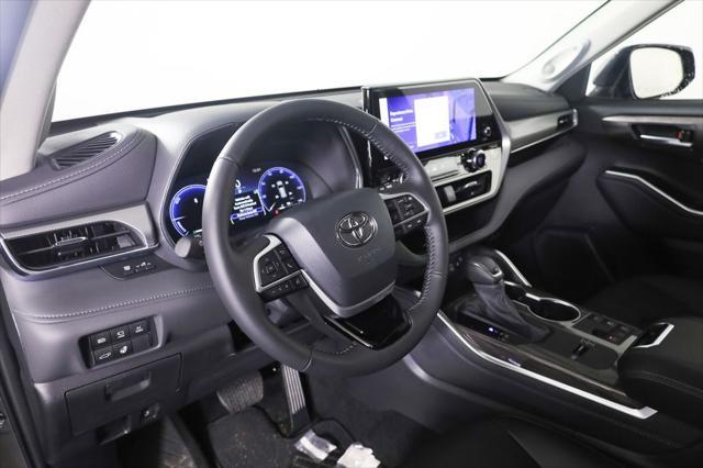 new 2025 Toyota Highlander Hybrid car, priced at $56,731