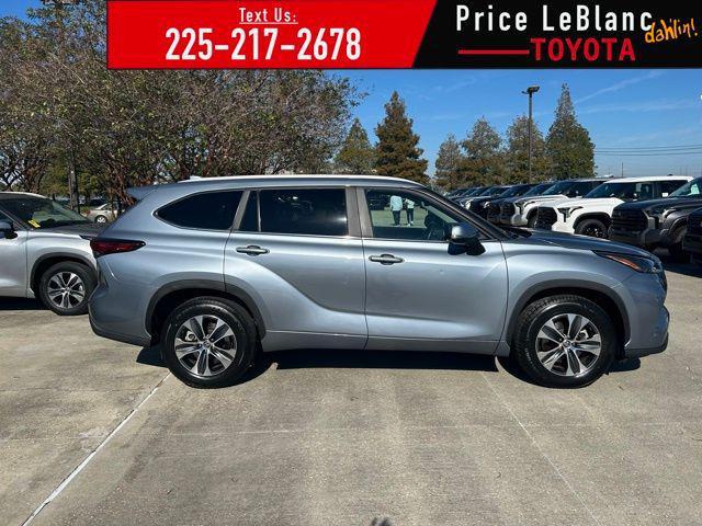 used 2023 Toyota Highlander car, priced at $38,995