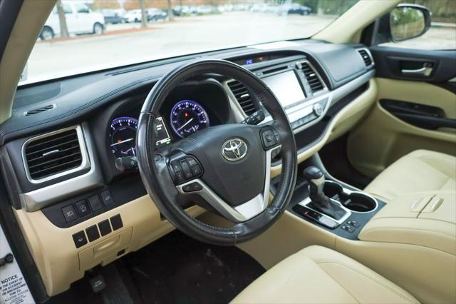 used 2019 Toyota Highlander car, priced at $26,495