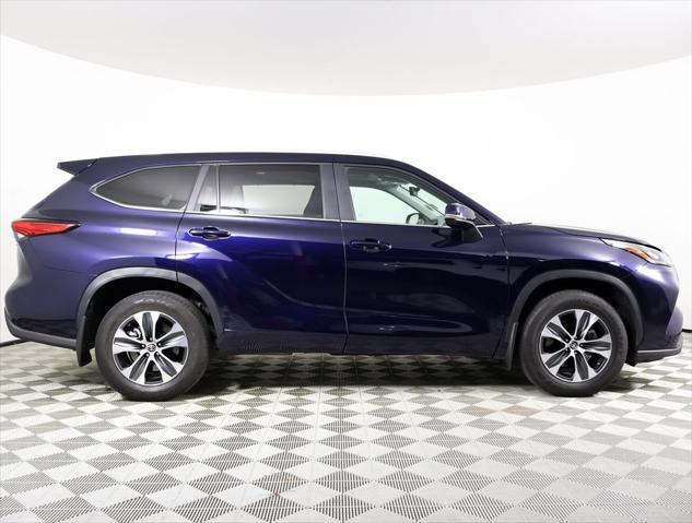 used 2023 Toyota Highlander Hybrid car, priced at $40,995