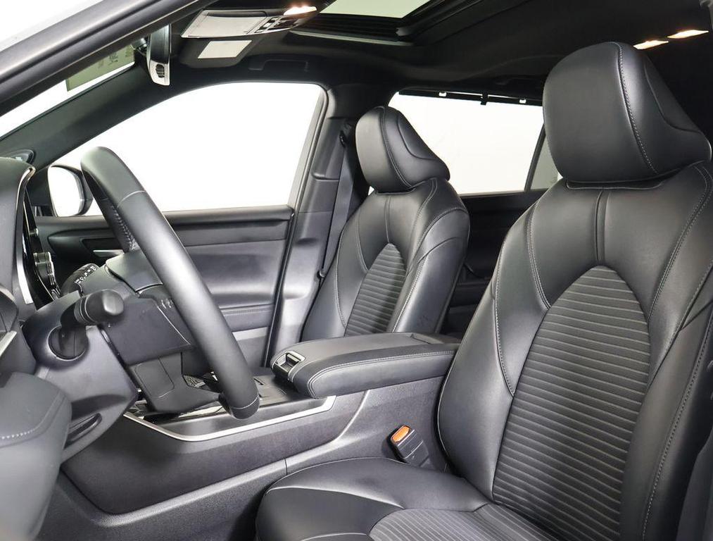 used 2024 Toyota Highlander car, priced at $45,995