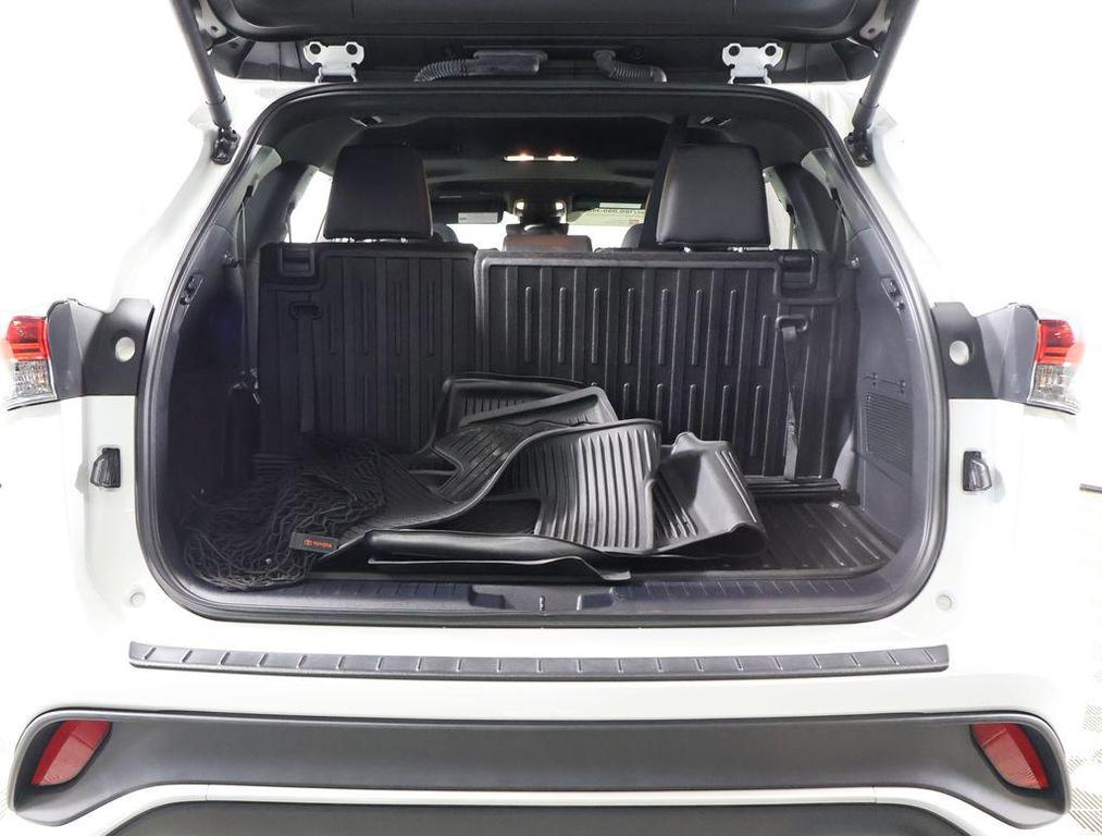 used 2024 Toyota Highlander car, priced at $45,995