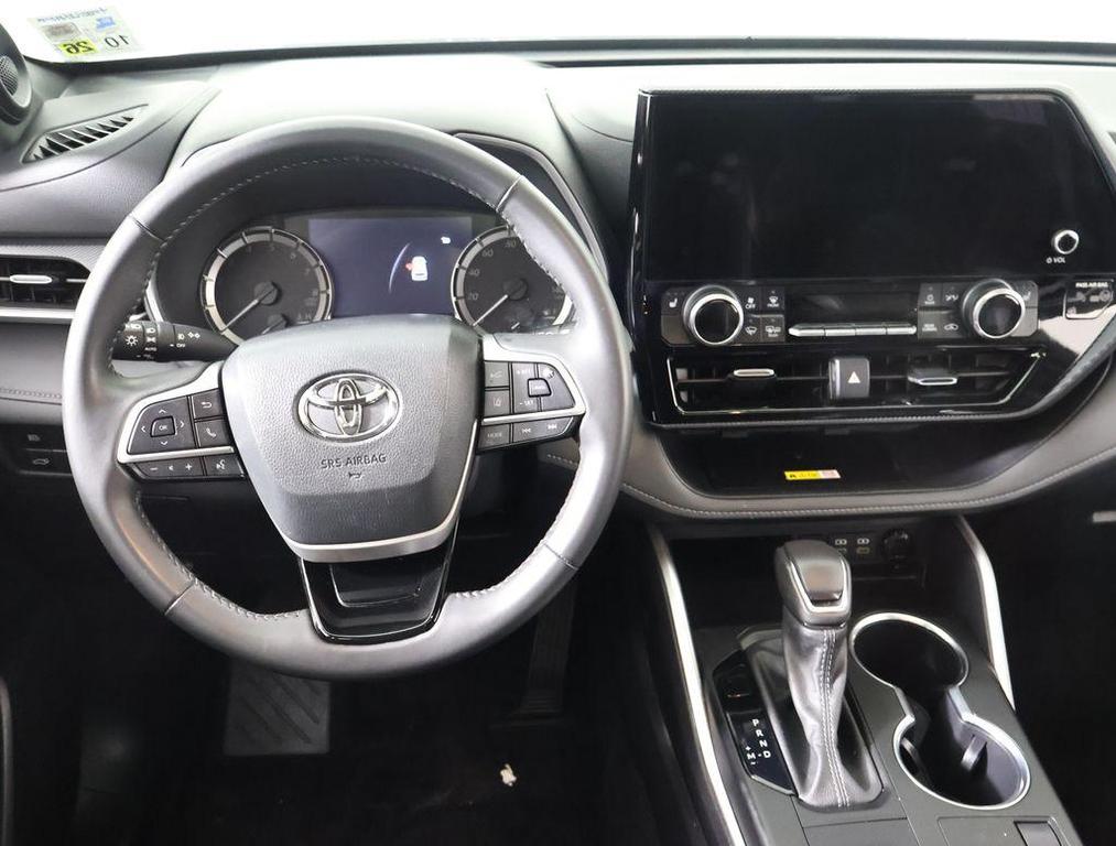 used 2024 Toyota Highlander car, priced at $45,995