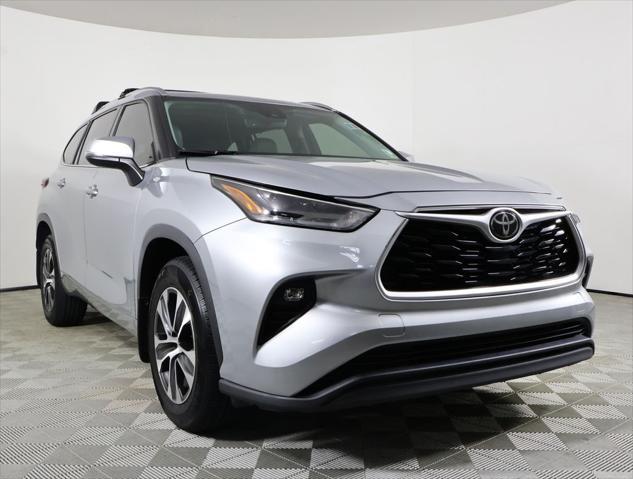 used 2021 Toyota Highlander car, priced at $32,995