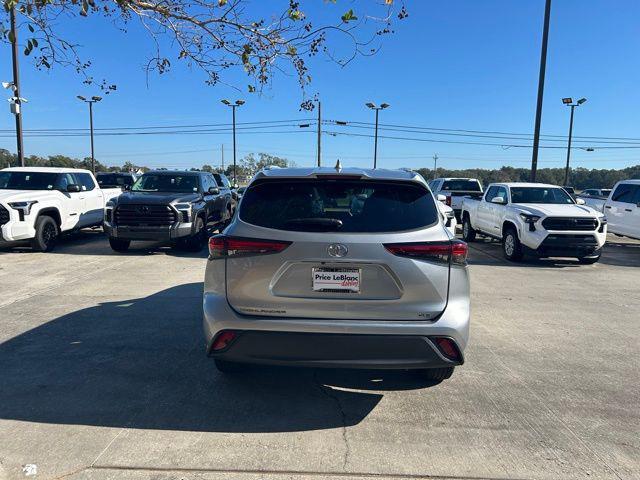 used 2023 Toyota Highlander car, priced at $38,495