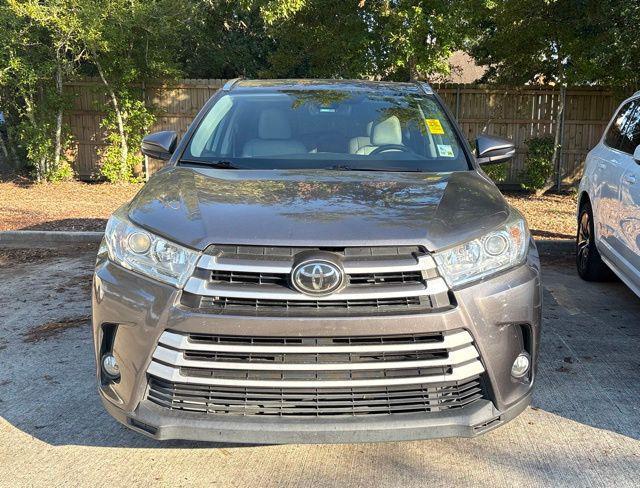 used 2018 Toyota Highlander car, priced at $18,668