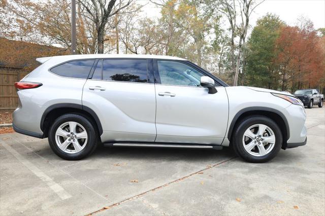 used 2022 Toyota Highlander car, priced at $29,495