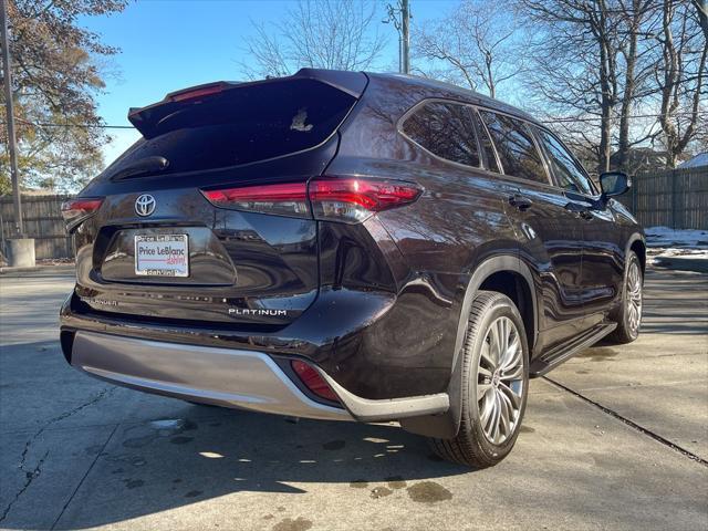 used 2021 Toyota Highlander car, priced at $37,495