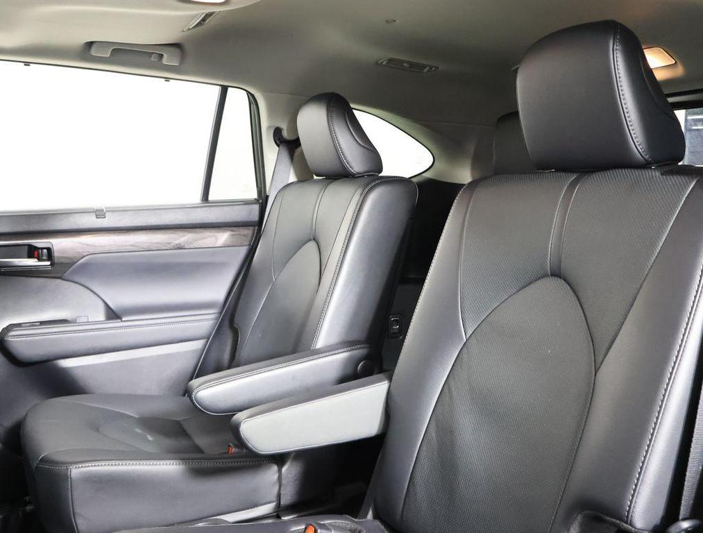 used 2024 Toyota Highlander Hybrid car, priced at $49,995