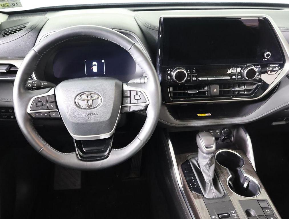 used 2024 Toyota Highlander Hybrid car, priced at $49,995