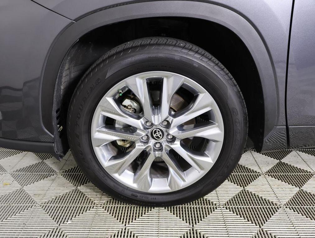 used 2024 Toyota Highlander Hybrid car, priced at $49,995