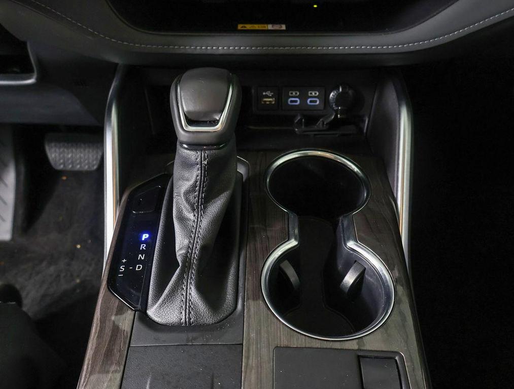 used 2024 Toyota Highlander Hybrid car, priced at $49,995
