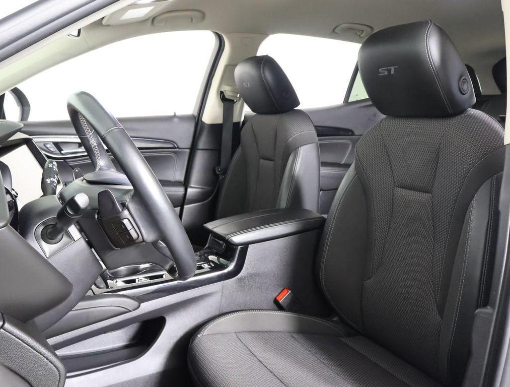 used 2023 Buick Envision car, priced at $21,995