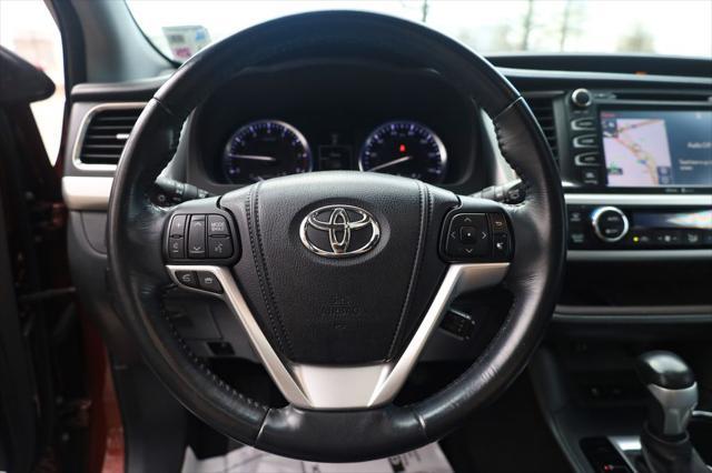 used 2014 Toyota Highlander car, priced at $16,995