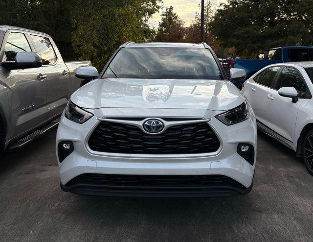 used 2023 Toyota Highlander Hybrid car, priced at $41,995