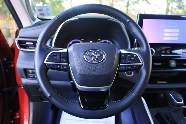 used 2024 Toyota Highlander Hybrid car, priced at $48,995