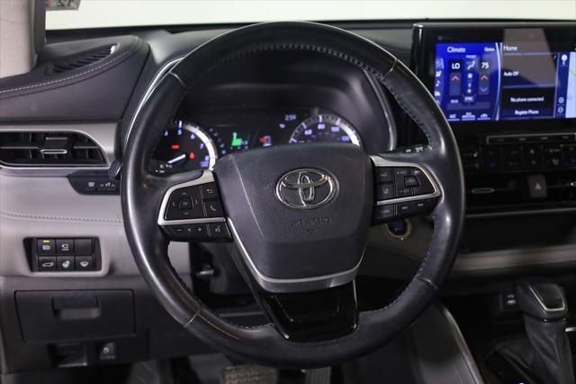 used 2022 Toyota Highlander car, priced at $33,995