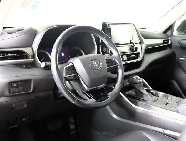 used 2020 Toyota Highlander car, priced at $19,995