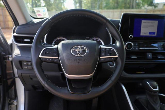 used 2024 Toyota Highlander car, priced at $43,995