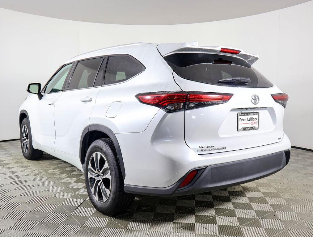 used 2022 Toyota Highlander car, priced at $34,995