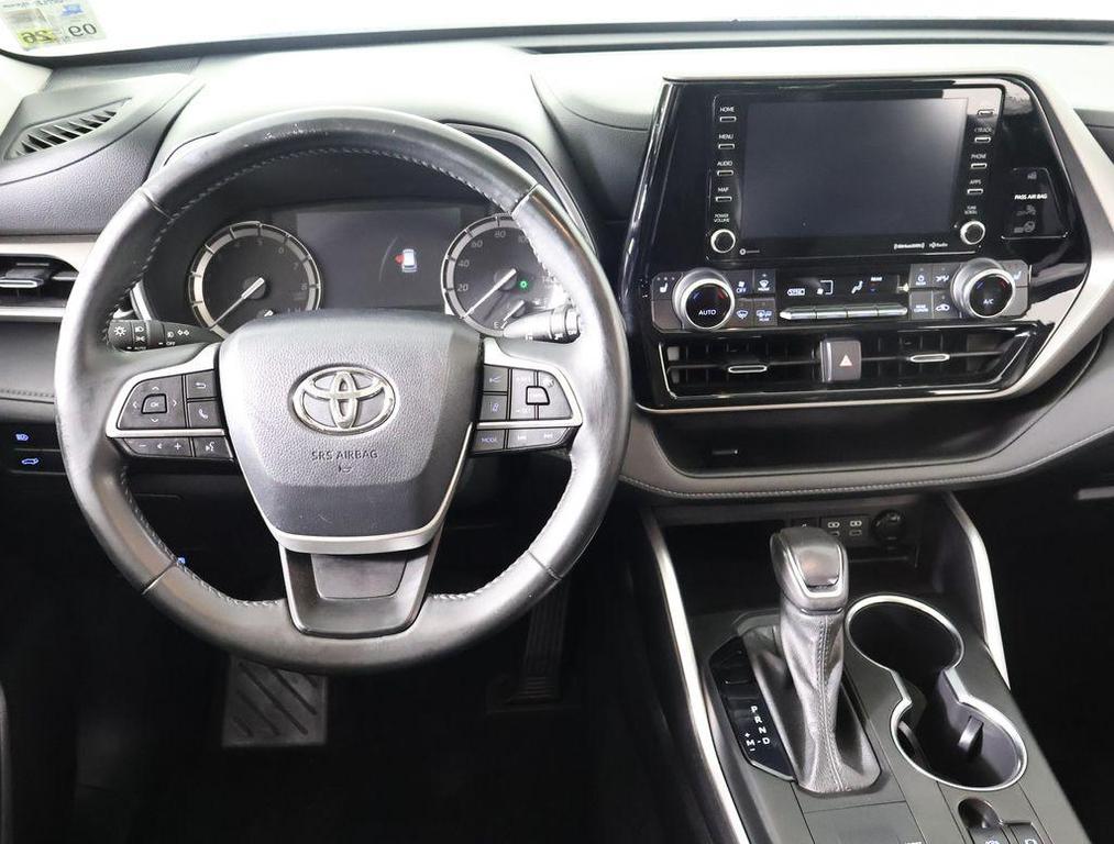 used 2022 Toyota Highlander car, priced at $34,995