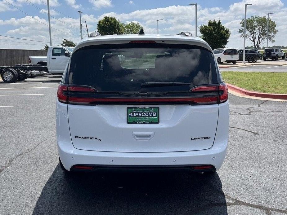 new 2024 Chrysler Pacifica car, priced at $51,457