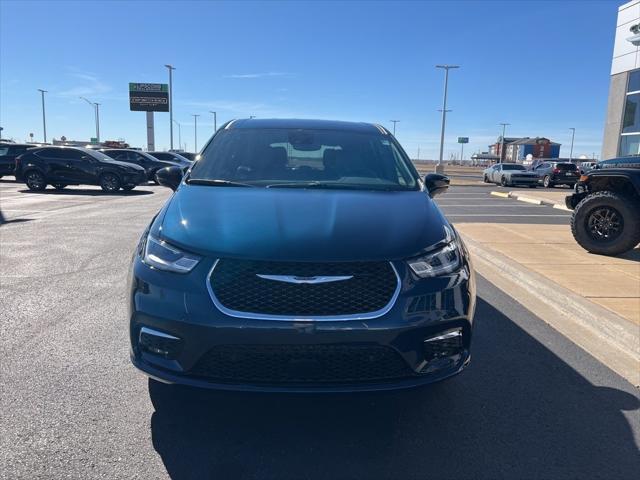 new 2025 Chrysler Pacifica car, priced at $41,870