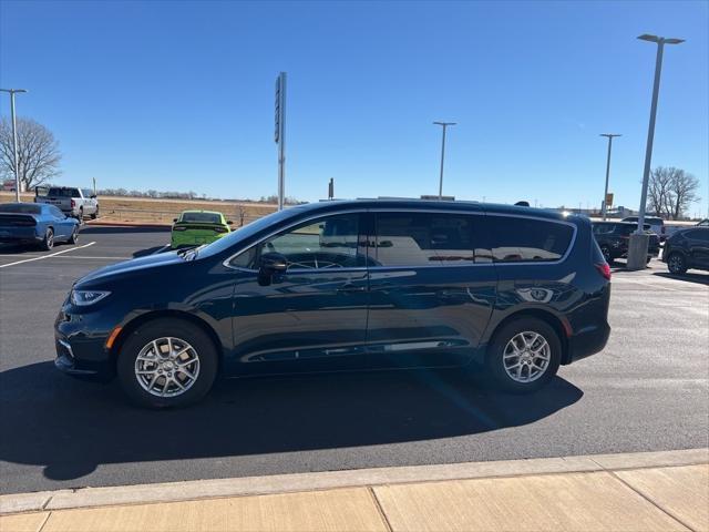 new 2025 Chrysler Pacifica car, priced at $41,870