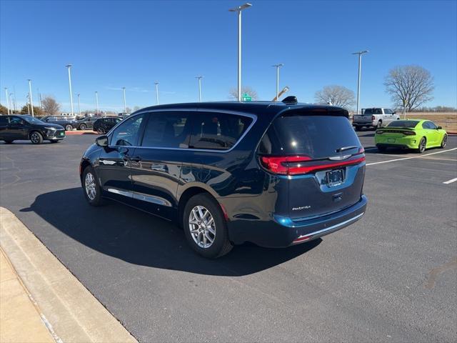 new 2025 Chrysler Pacifica car, priced at $41,870