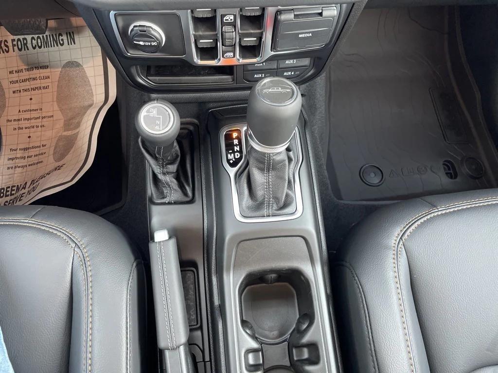 new 2025 Jeep Gladiator car, priced at $49,555