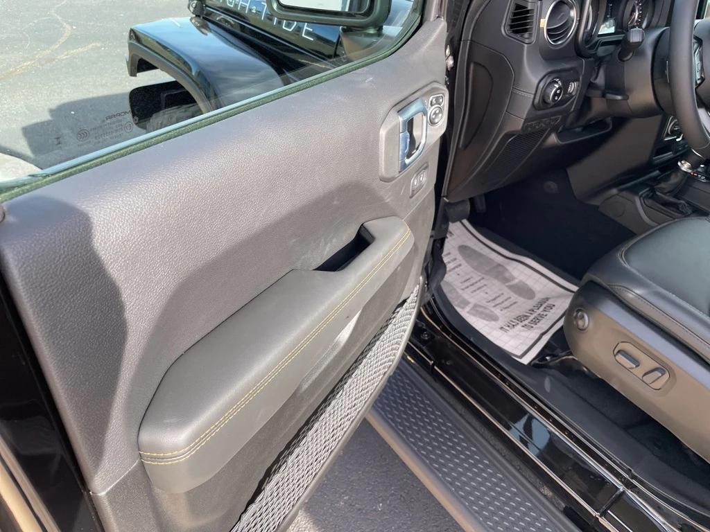 new 2025 Jeep Gladiator car, priced at $49,555