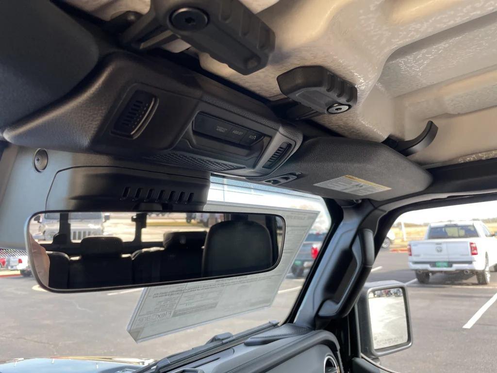 new 2025 Jeep Gladiator car, priced at $49,555