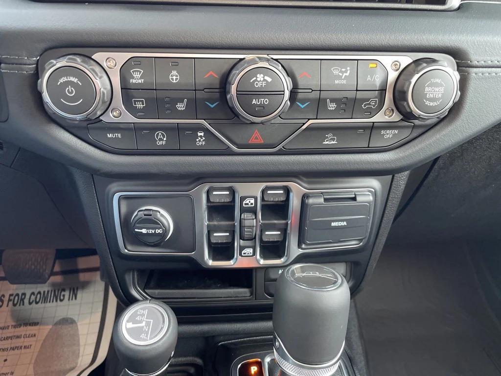 new 2025 Jeep Gladiator car, priced at $49,555