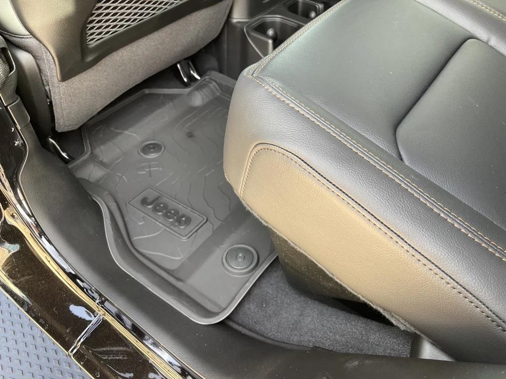 new 2025 Jeep Gladiator car, priced at $49,555