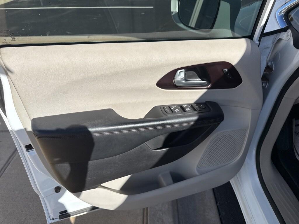 used 2017 Chrysler Pacifica car, priced at $16,500