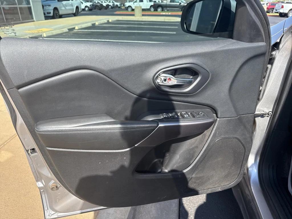 used 2019 Jeep Cherokee car, priced at $15,850