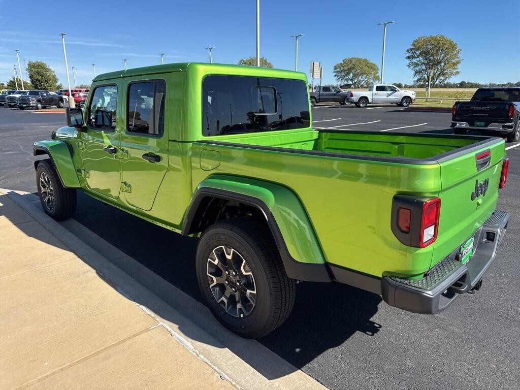 new 2025 Jeep Gladiator car, priced at $52,737