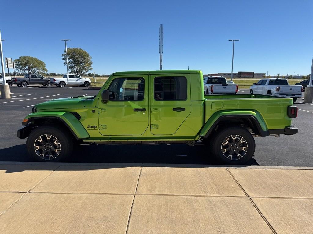 new 2025 Jeep Gladiator car, priced at $52,737