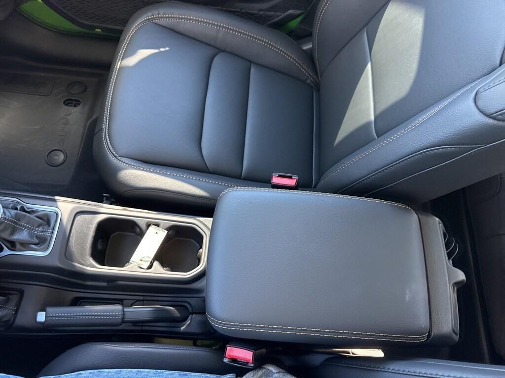 new 2025 Jeep Gladiator car, priced at $52,737