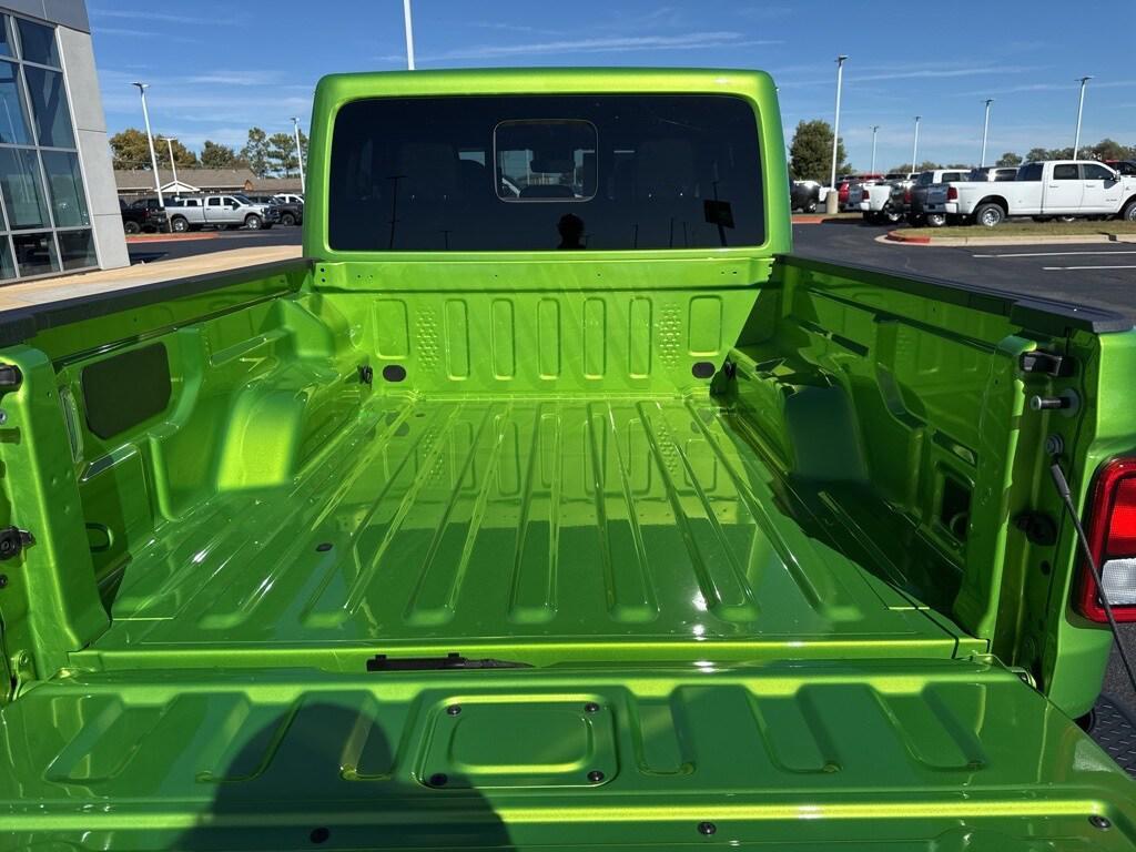 new 2025 Jeep Gladiator car, priced at $52,737