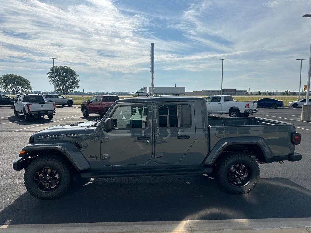 new 2025 Jeep Gladiator car, priced at $47,119
