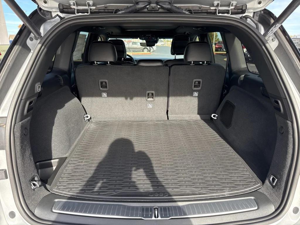 new 2025 Jeep Grand Cherokee car, priced at $60,268