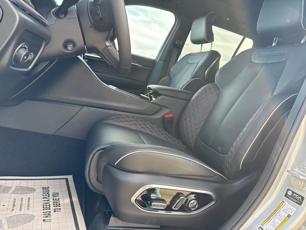 new 2025 Jeep Grand Cherokee car, priced at $60,268