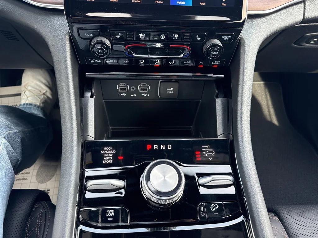 new 2025 Jeep Grand Cherokee car, priced at $60,268