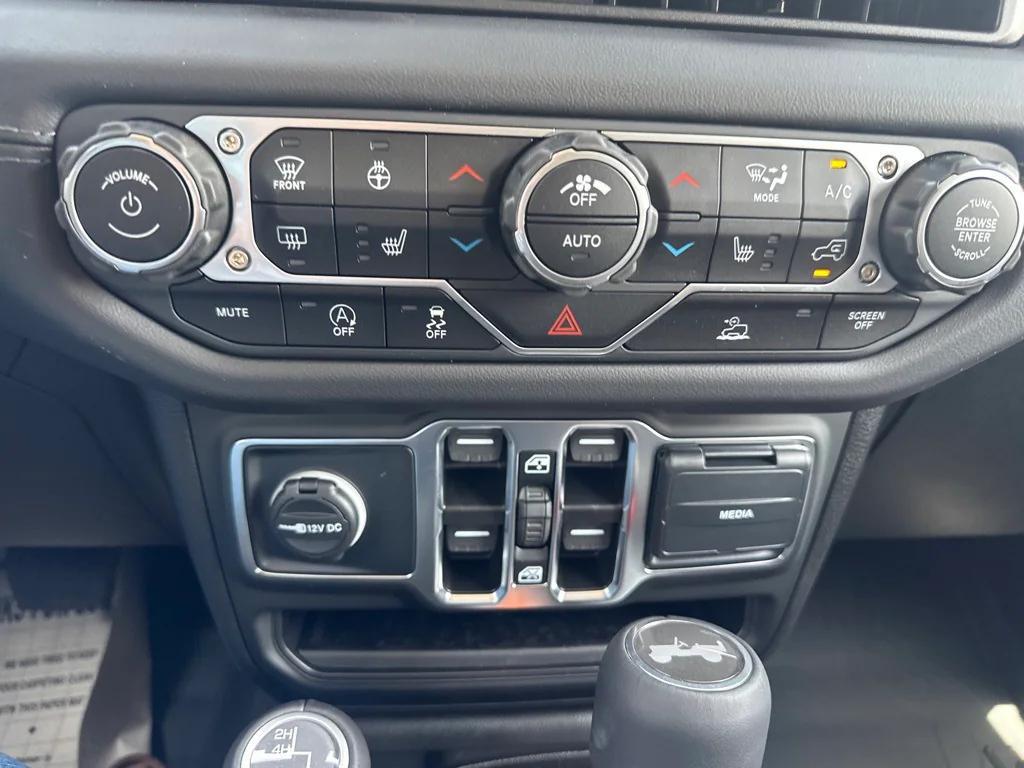 new 2025 Jeep Wrangler car, priced at $50,605