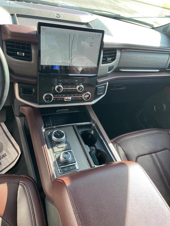 used 2024 Ford Expedition car, priced at $49,918
